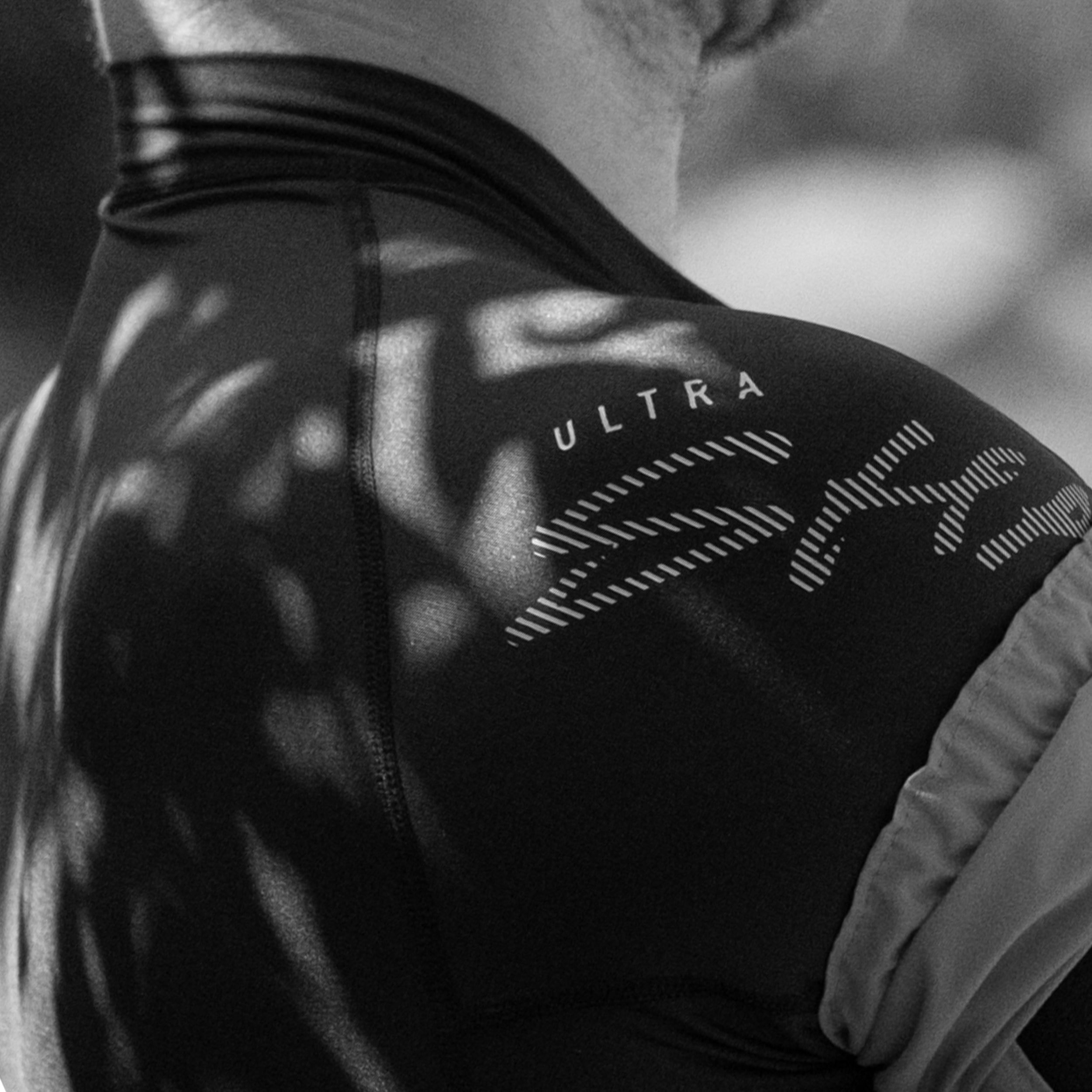 Detail funkčního oblečení na vodu